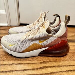 Nike Air Max 270 in Cream and Gold